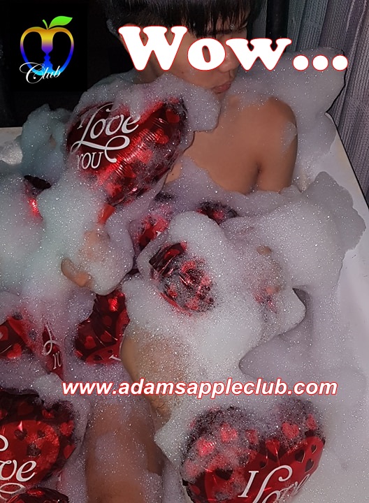 Valentine Day Adams Apple Club bathtub